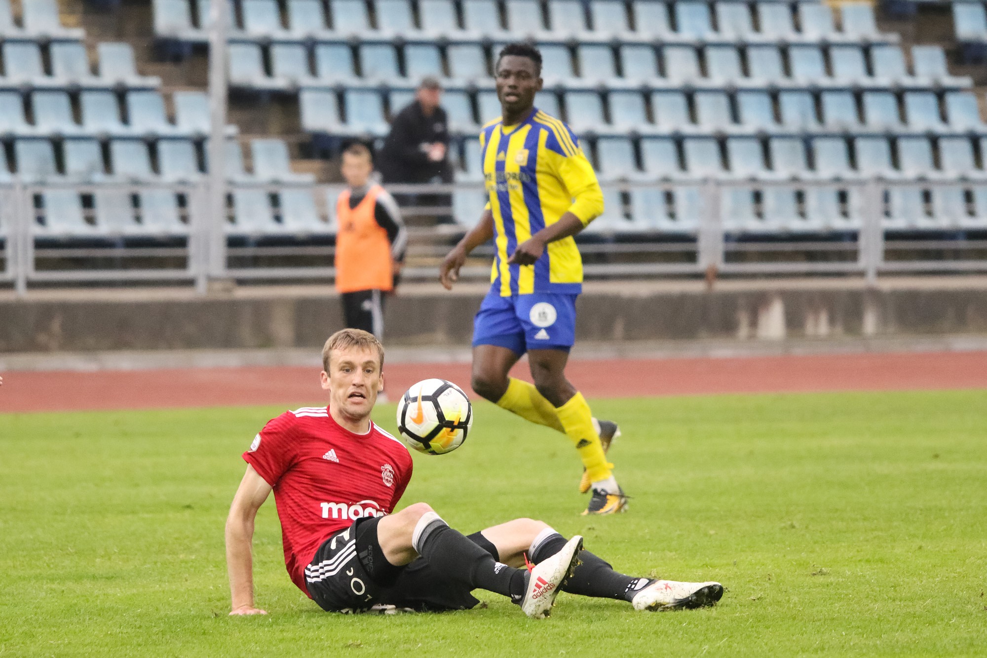 Asiņainā Kurzemes derbijā Adeleke ar hat-trick nokārto “Ventspils” uzvaru