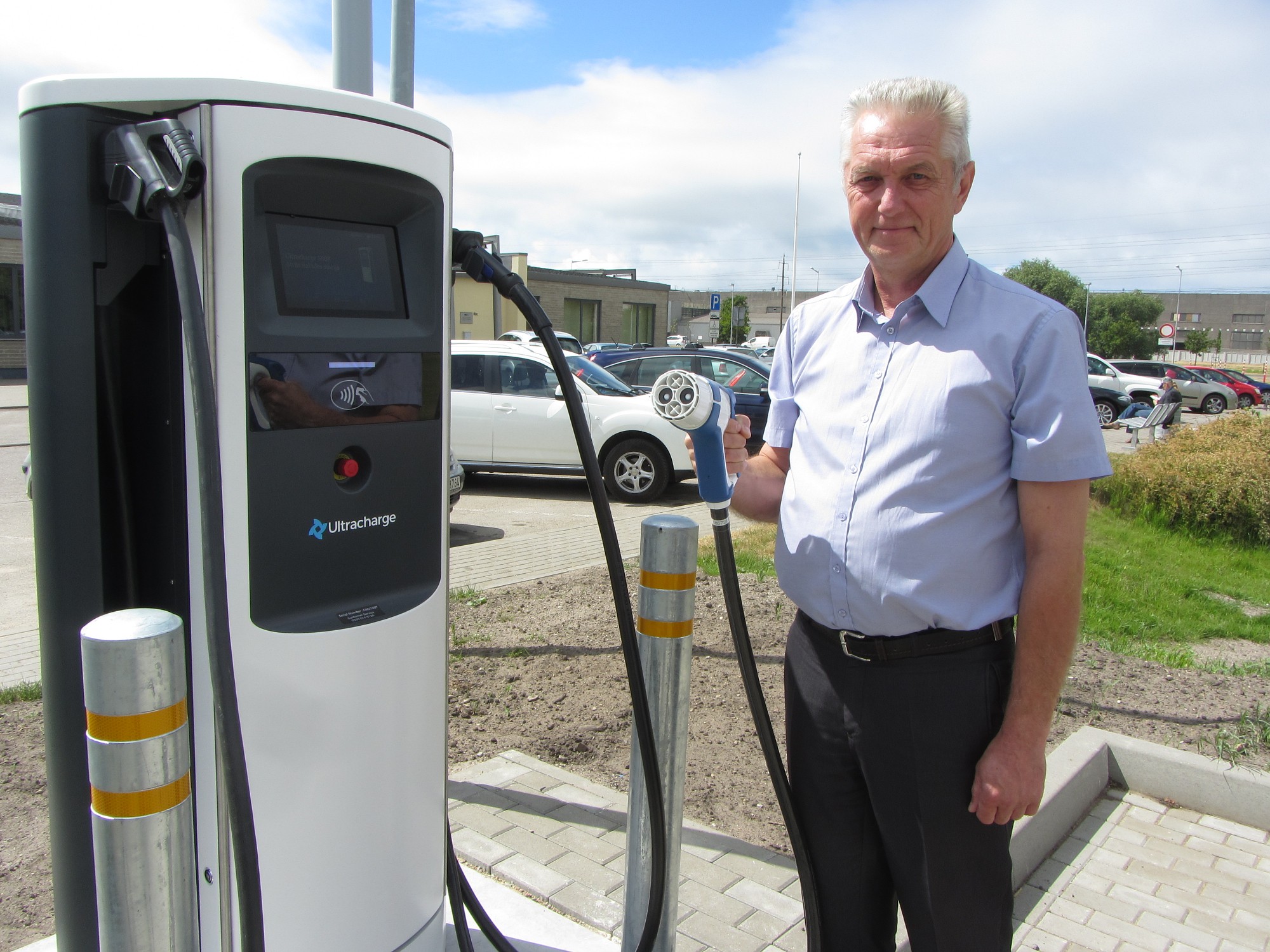 Satiksmes ielā pabeigta elektrouzlādes stacijas izbūve