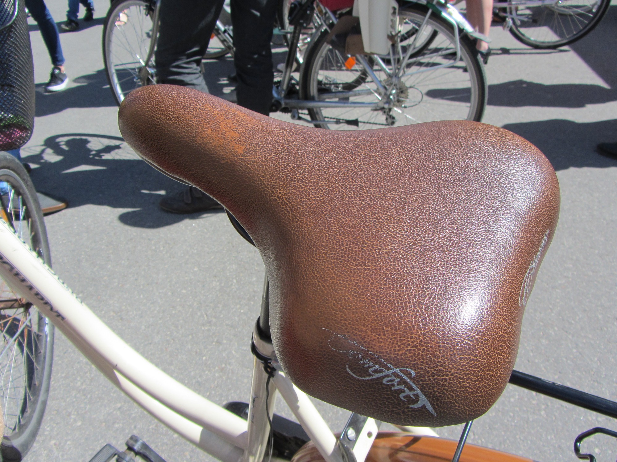 Pazūd pieslēgts velosipēds