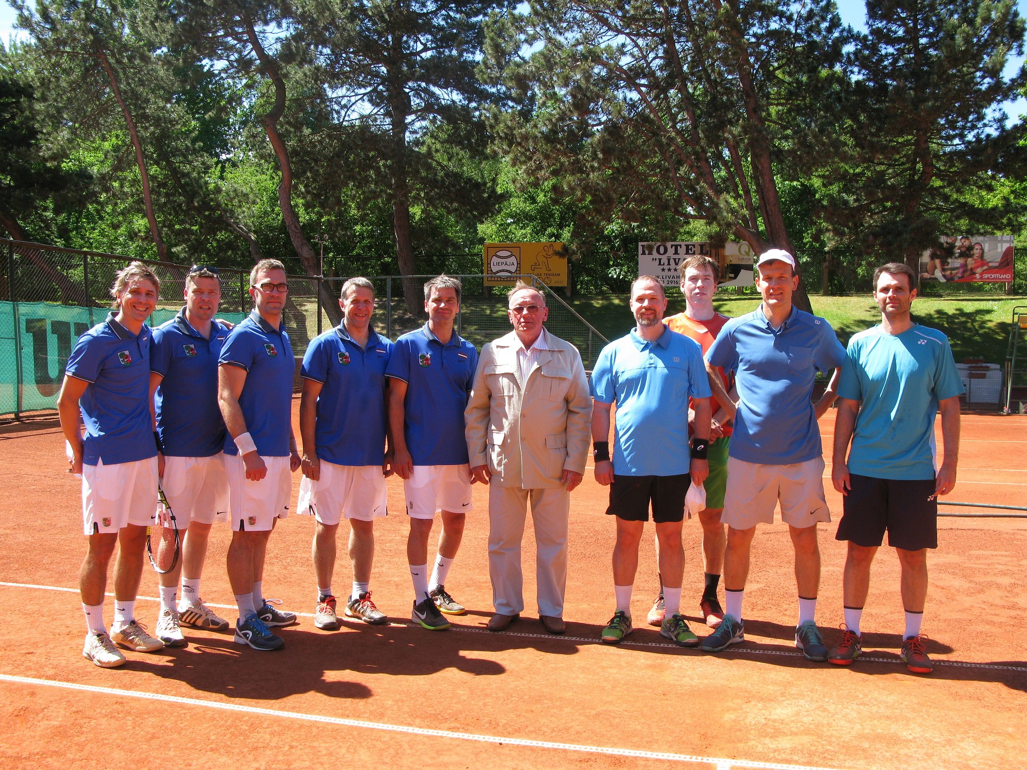 Abas Liepājas tenisa senioru komandas uzvar Latvijas komandu čempionāta spēlēs