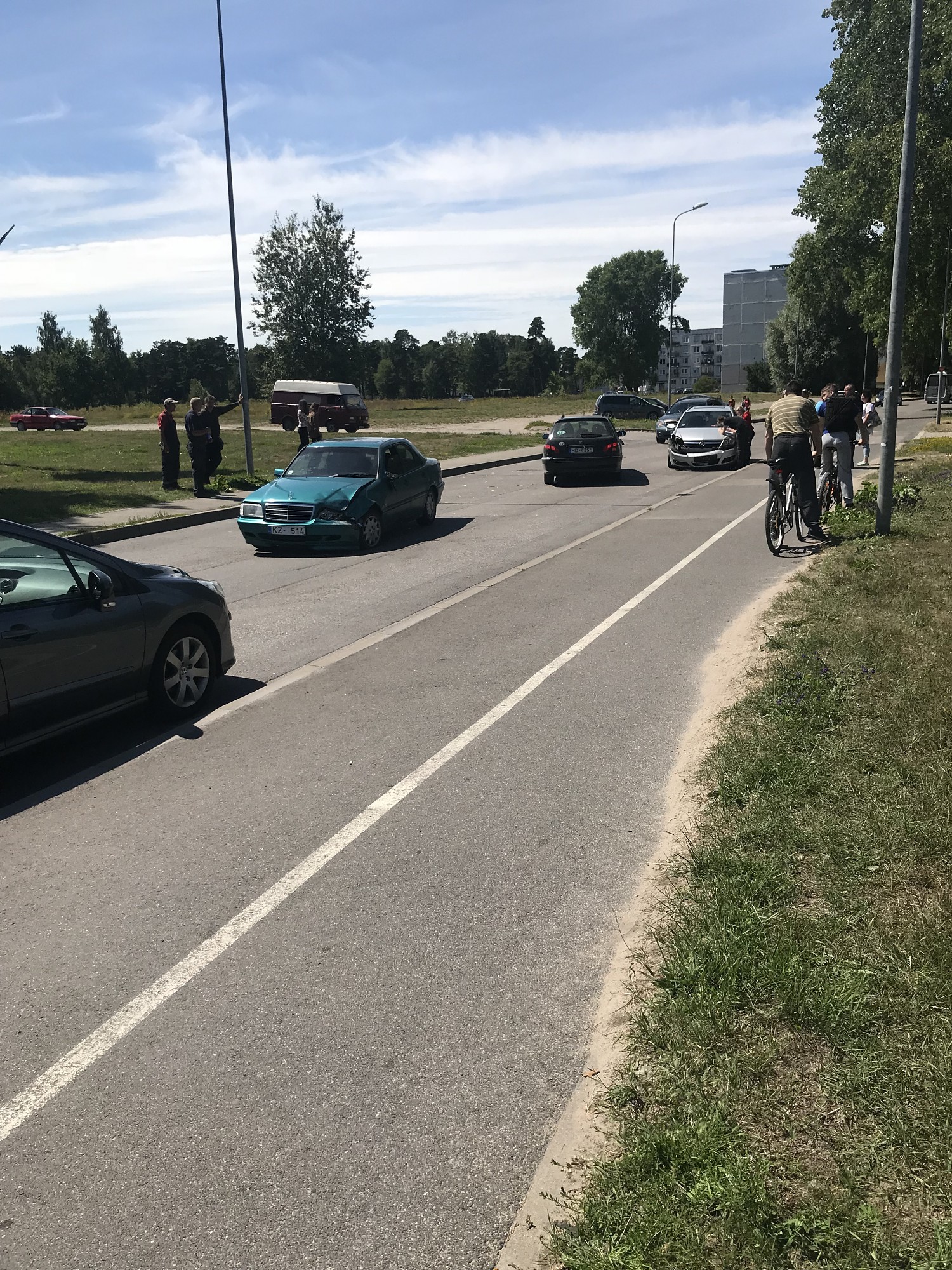 Cieš divu auto sadursmē