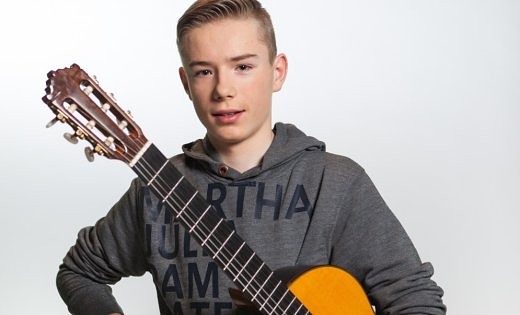 Mirdz starp spožām zvaigznēm