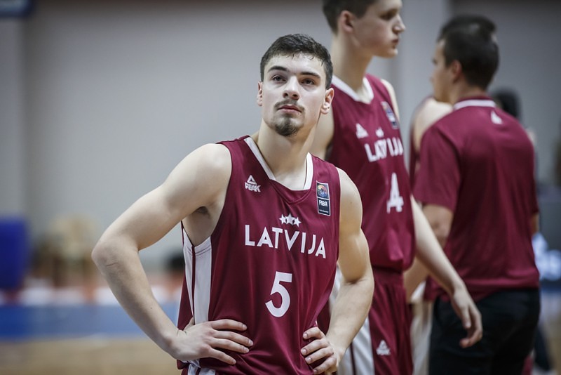 Zotovs un vēl divi VEF audzēkņi tiek izīrēti Liepājai