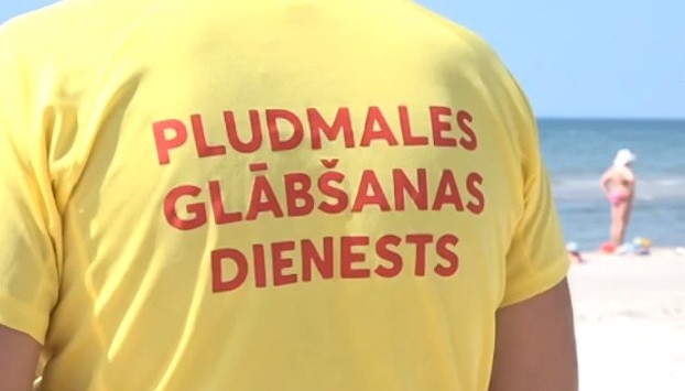 Arvien aktuālas problēmas Liepājas pludmalē – bērnu nepieskatīšana un alkoholisko dzērienu lietošana