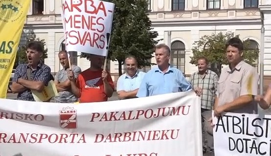 Autobusu vadītāji sola streikot, ja netiks izpildītas viņu prasības