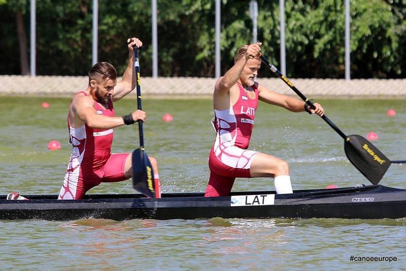 Tints ar Pranku iekļūst pusfinālā
