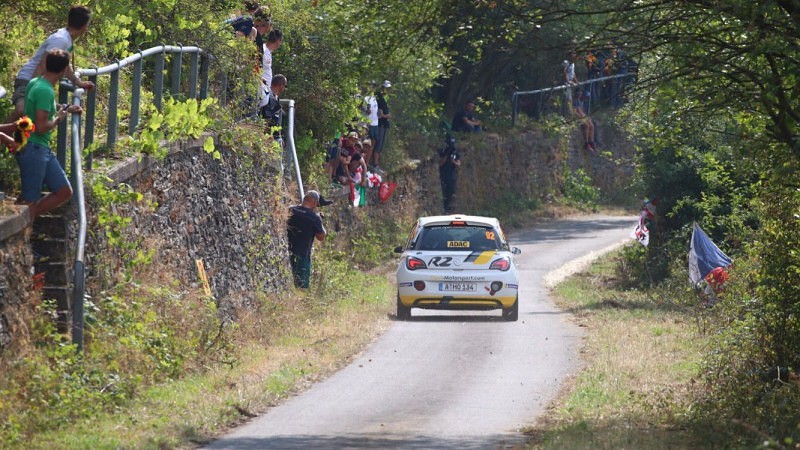 Sesks WRC debijā piedzīvo izstāšanos, bet varēs turpināt dalību ātrumposmos