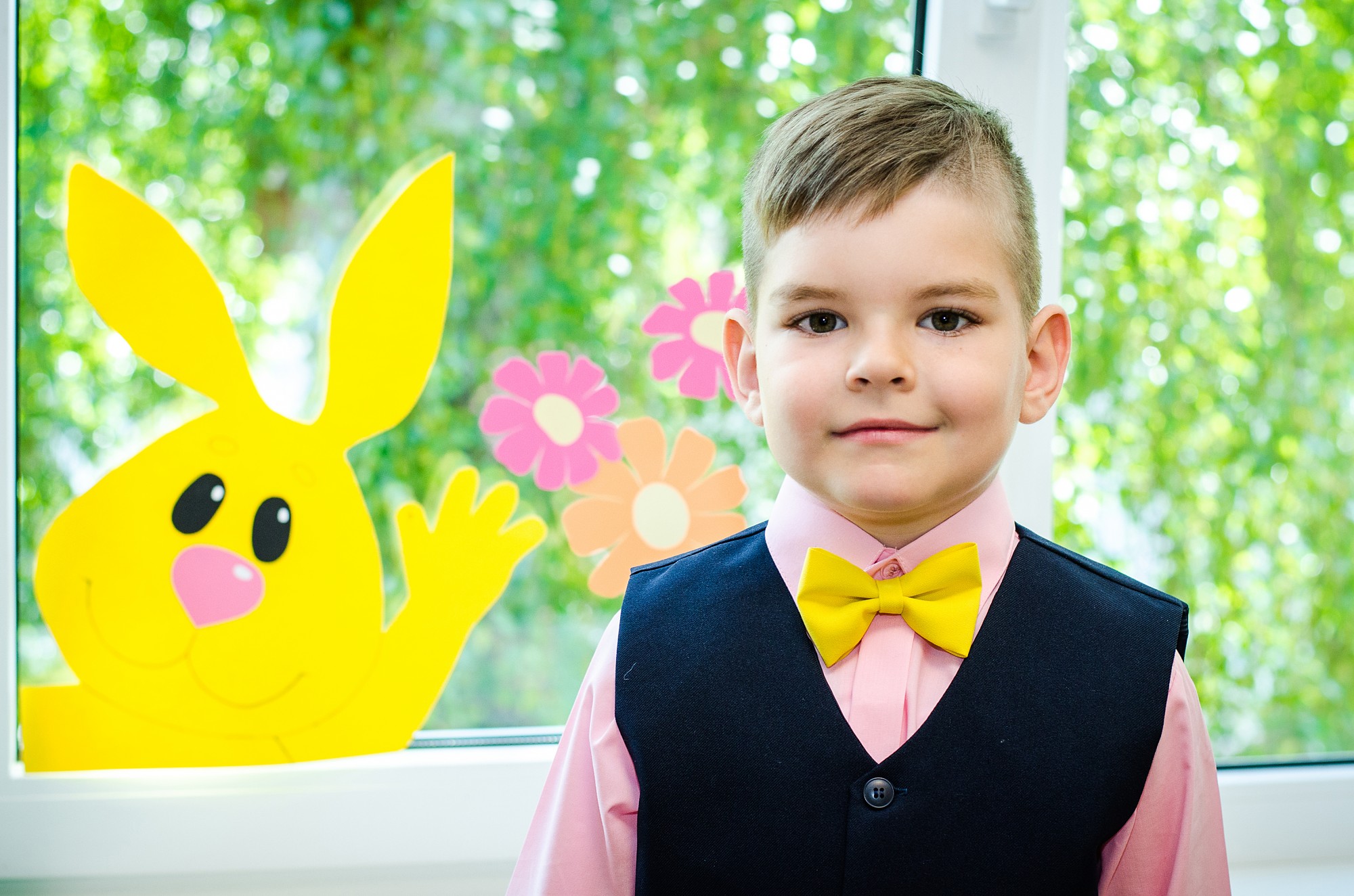 Lai septiņgadīgais zēns staigātu, nepieciešama līdzcilvēku palīdzība