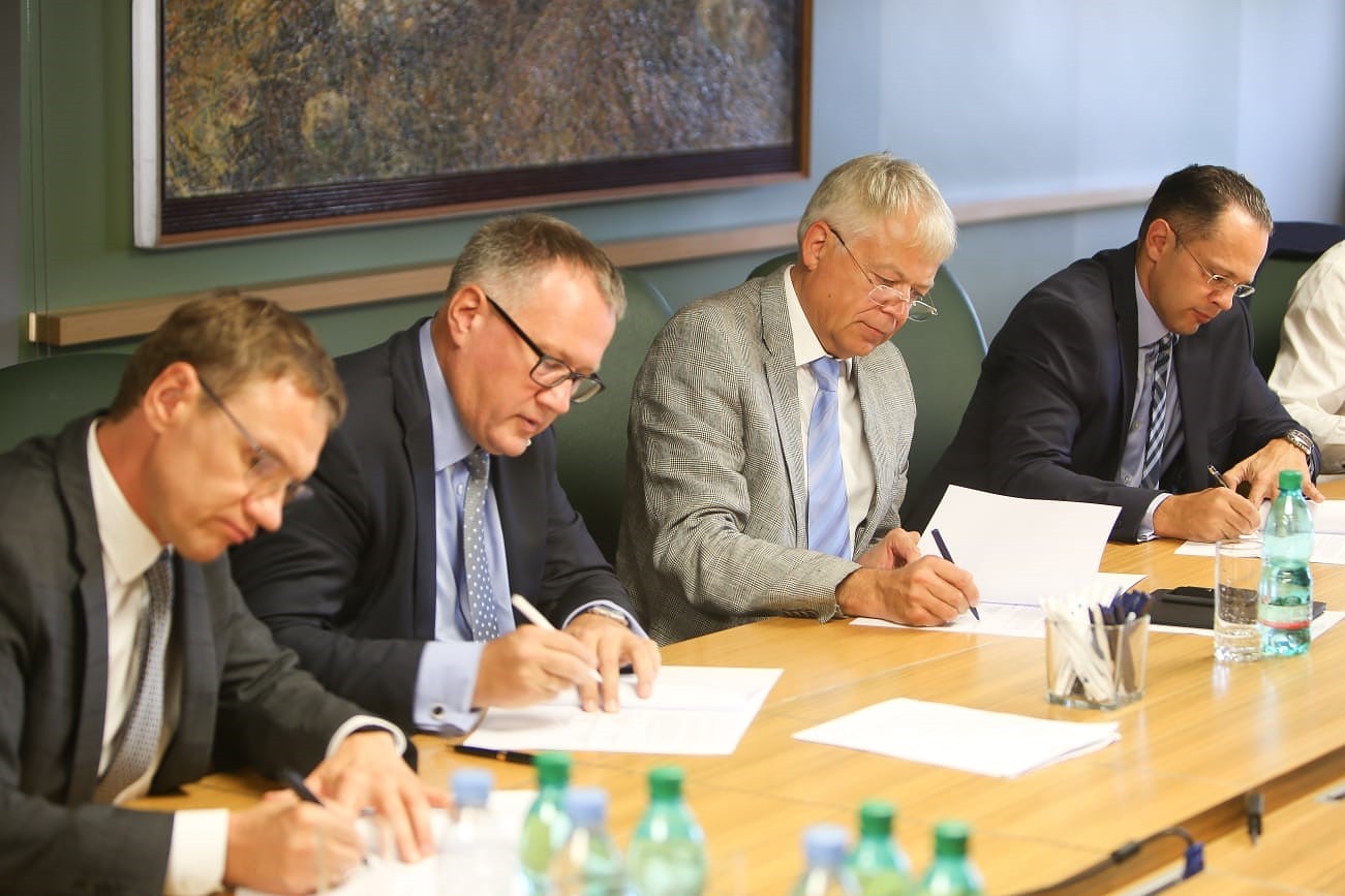 Parakstīts nodomu protokols par industriālā parka attīstību metalurga teritorijā