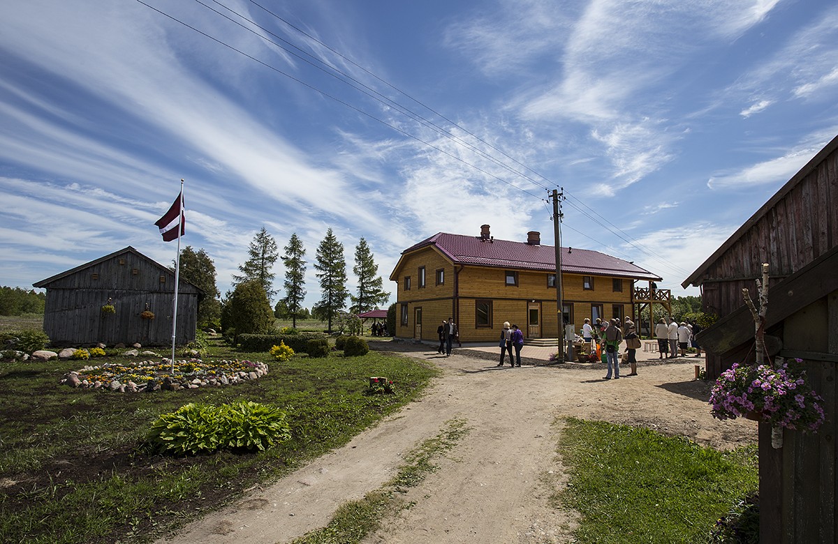 Cilvēki ar invaliditāti piedalās veselības dienās
