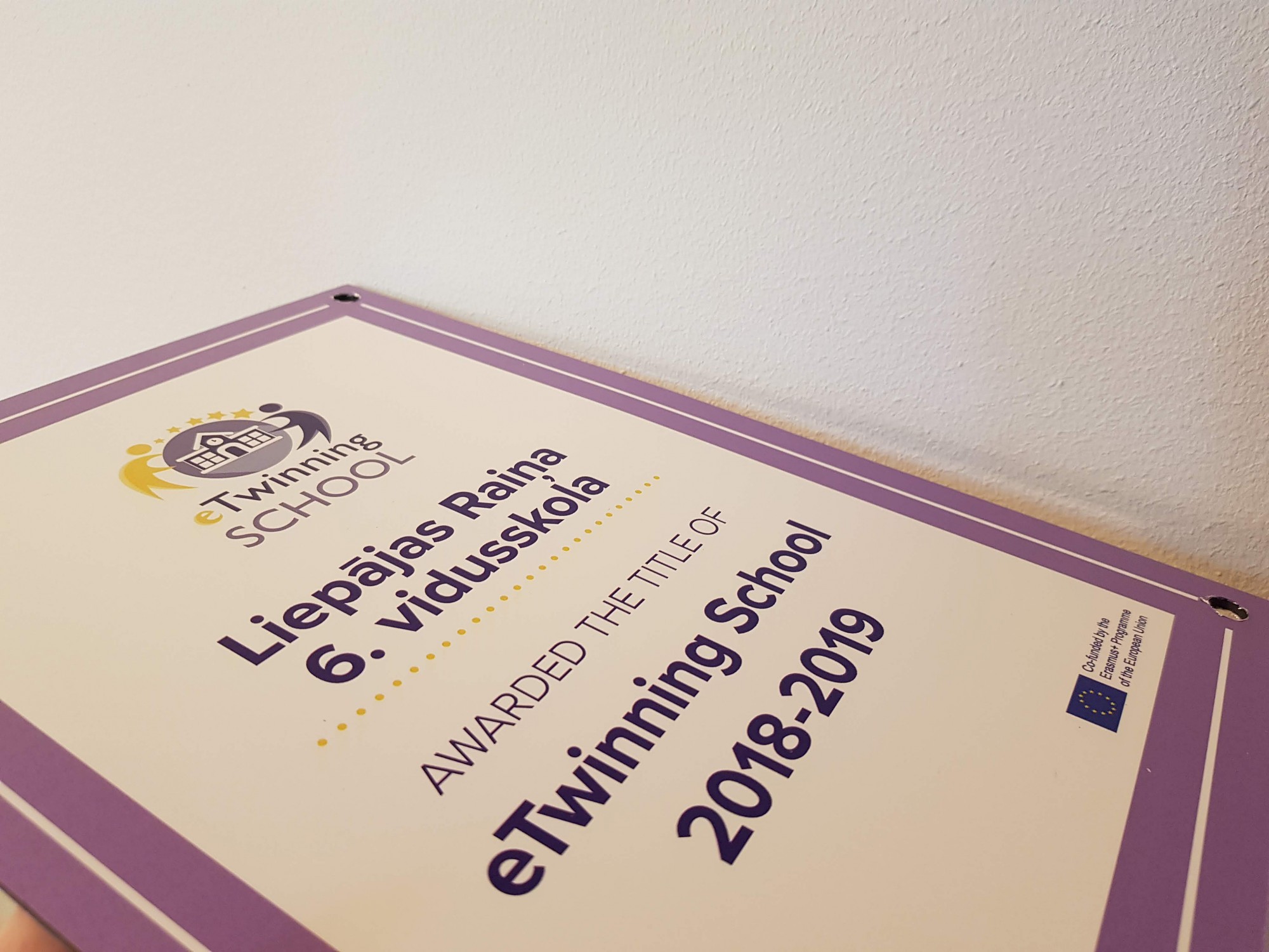 6. vidusskolai piešķir ”eTwinning Skola” statusu