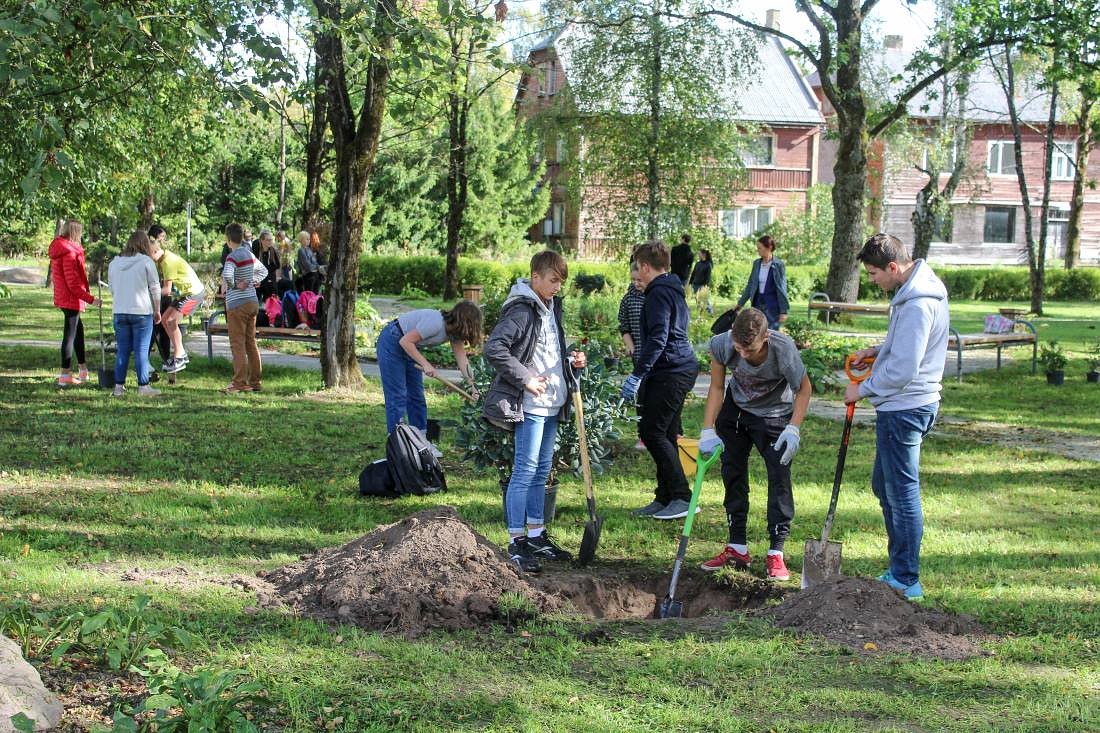 Meža dienās atjaunoja parku