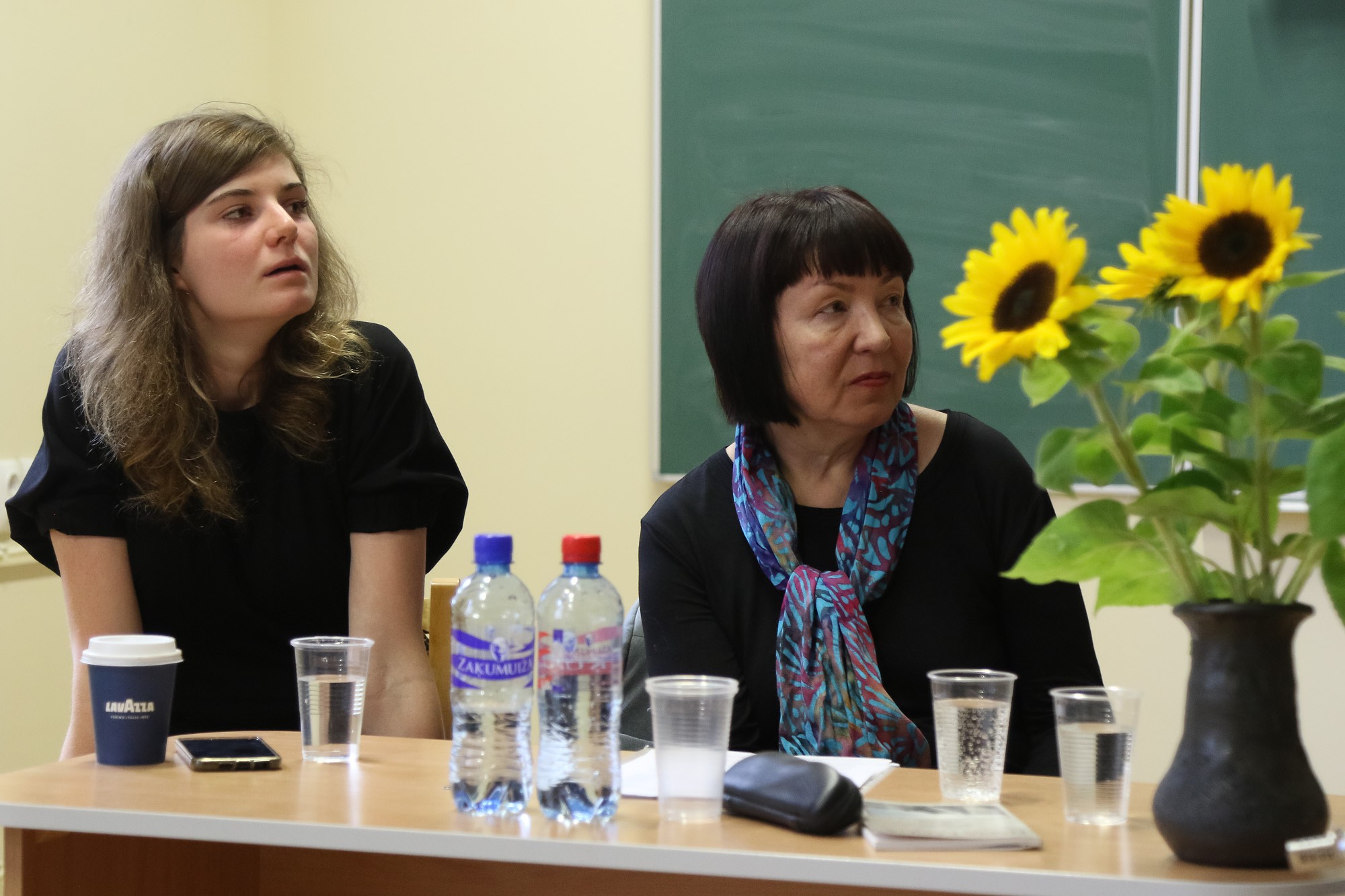 Dzejas dienās sarunājas par inteliģences lomu sabiedrībā