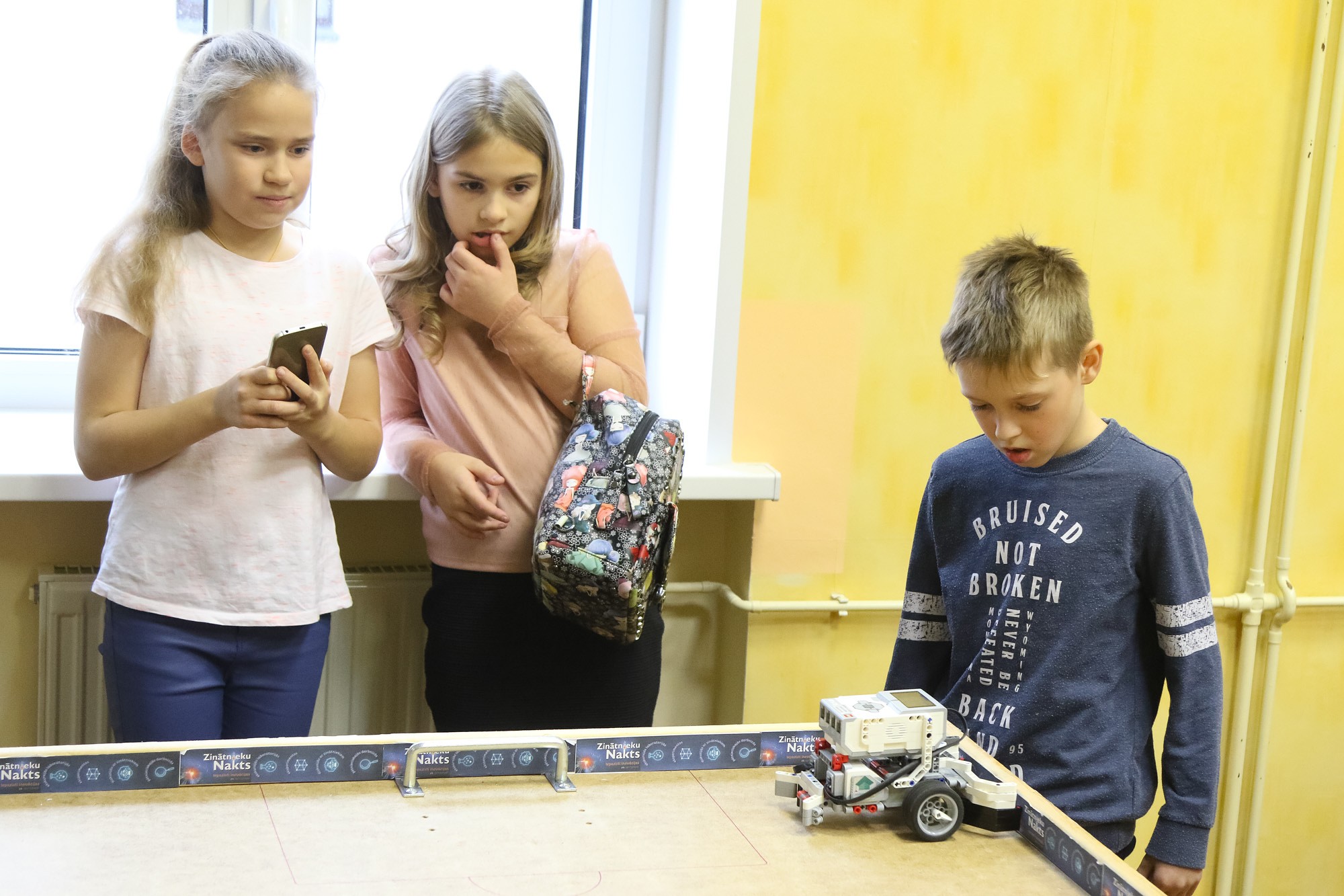 Turnīrs ar pašu būvētiem robotiem