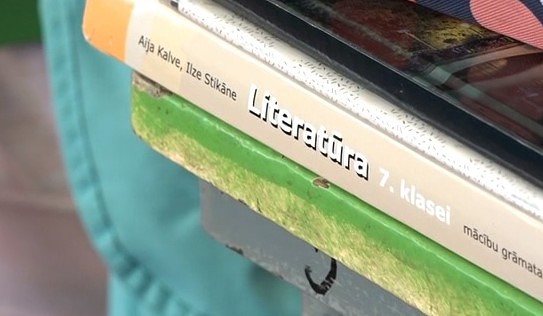 Par 70 nodarbībām plāno samazināt literatūras stundu skaitu 