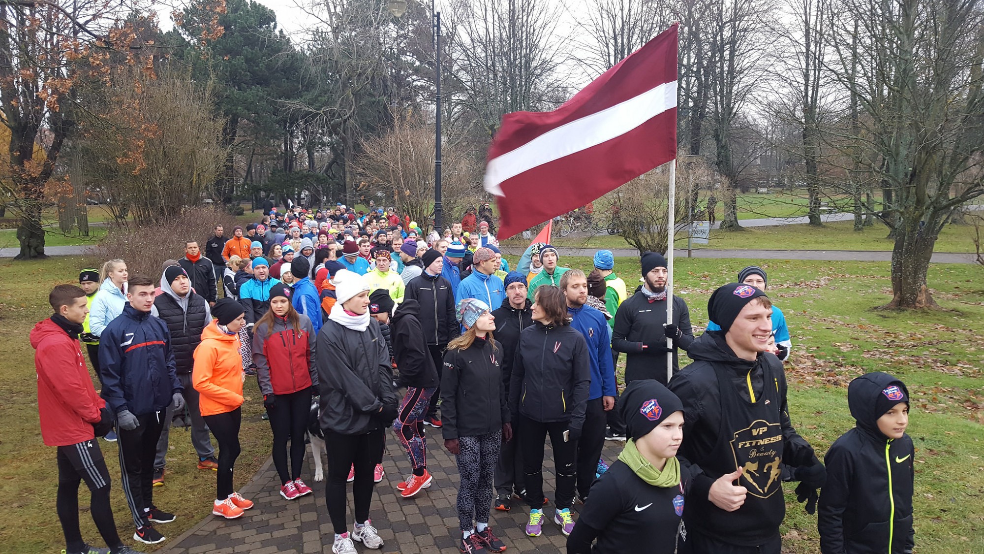 Svētku noskaņās aicina izskriet Latvijas kontūru Liepājas ielās