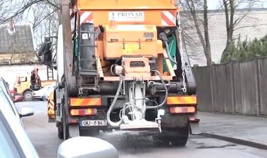 Lauž kaulus slideno ietvju dēļ 
