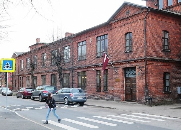 Sāksies remonts divās ēkās