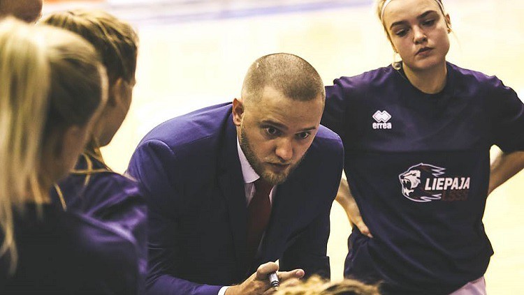Liepājnieces piekāpjas Rīgas studentēm