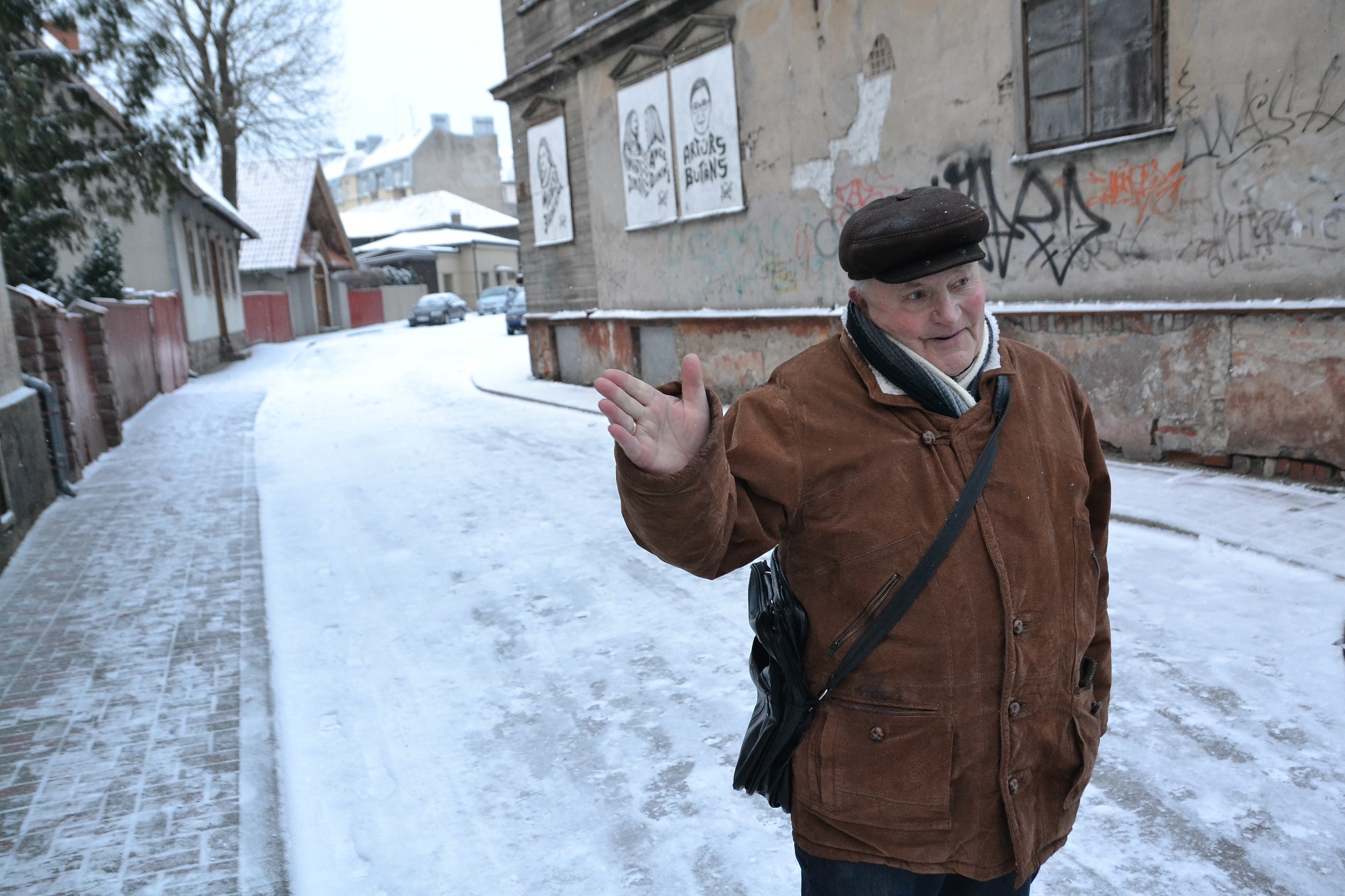 Uzmanību, slīd!