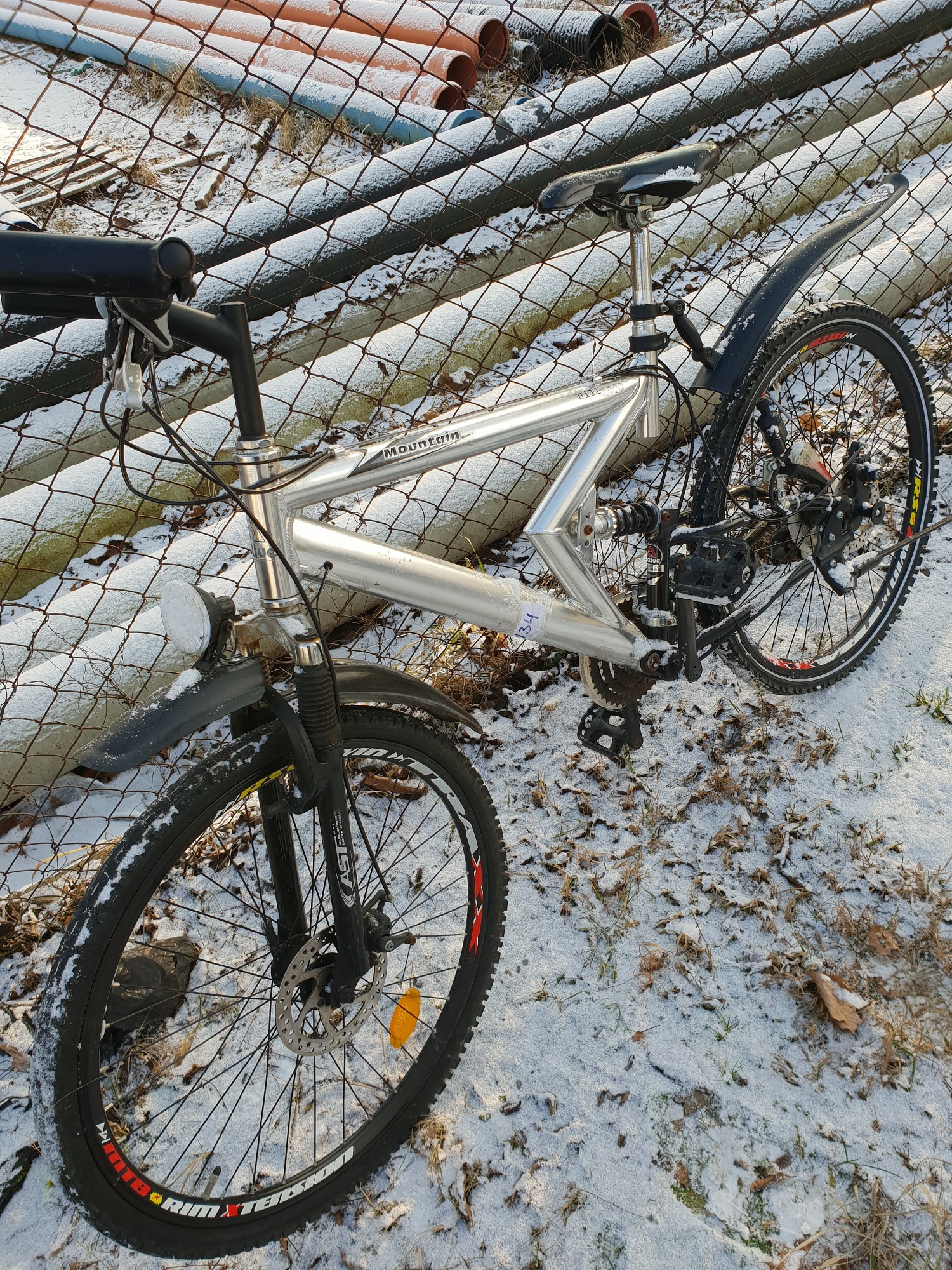 Īpašnieks var saņemt Kuldīgas ielā atrastu velosipēdu