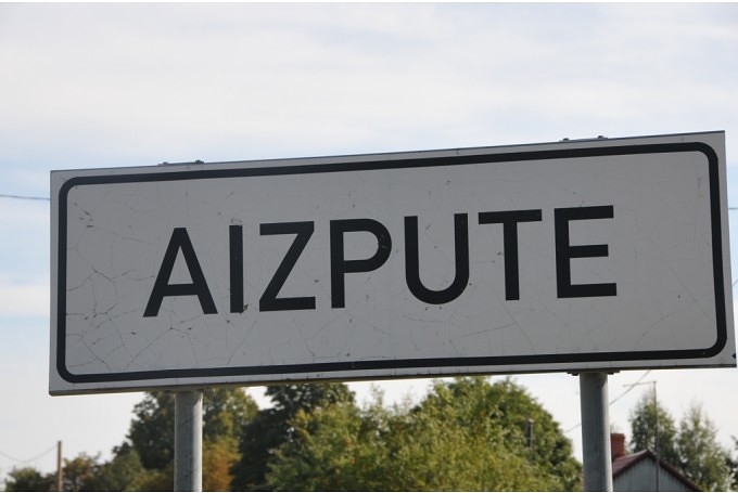Slavenā aizputniece