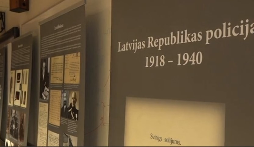 Iepazīstina ar Valsts policijas vēsturi