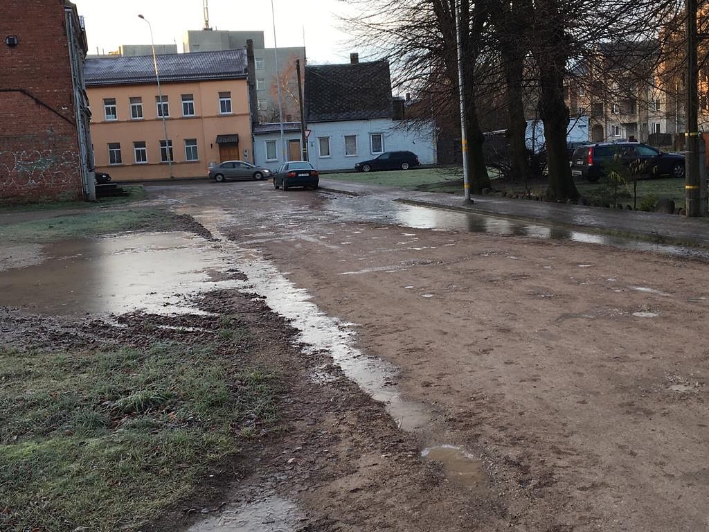 Putekļu ēšanai un dubļu brišanai gals nav redzams