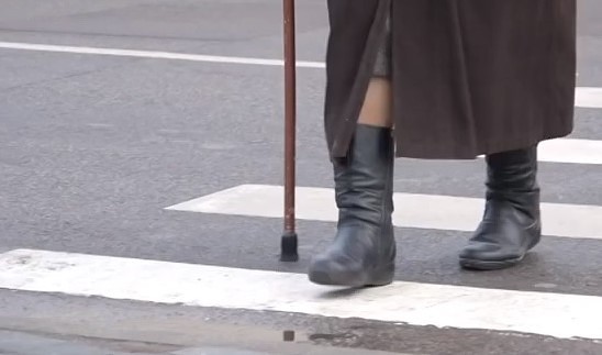 Valsts policija izglīto seniorus kā pareizi piedalīties ceļu satiksmē