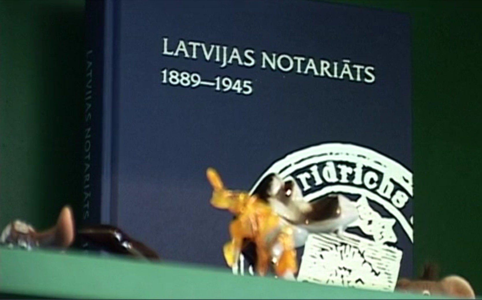 Aktīvi konsultējas ar notāriem
