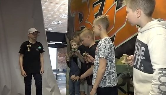 Sacenšas kendamas turnīrā