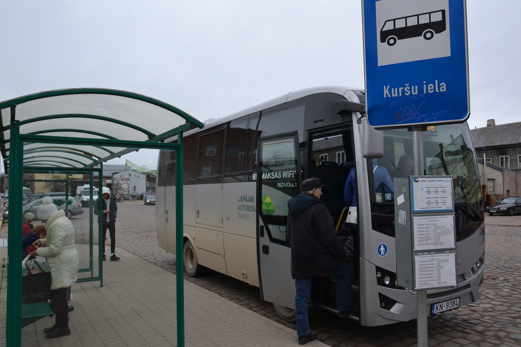 No pieturas līdz pieturai – maršruti, soliņi un tūristu mēlesmežģi