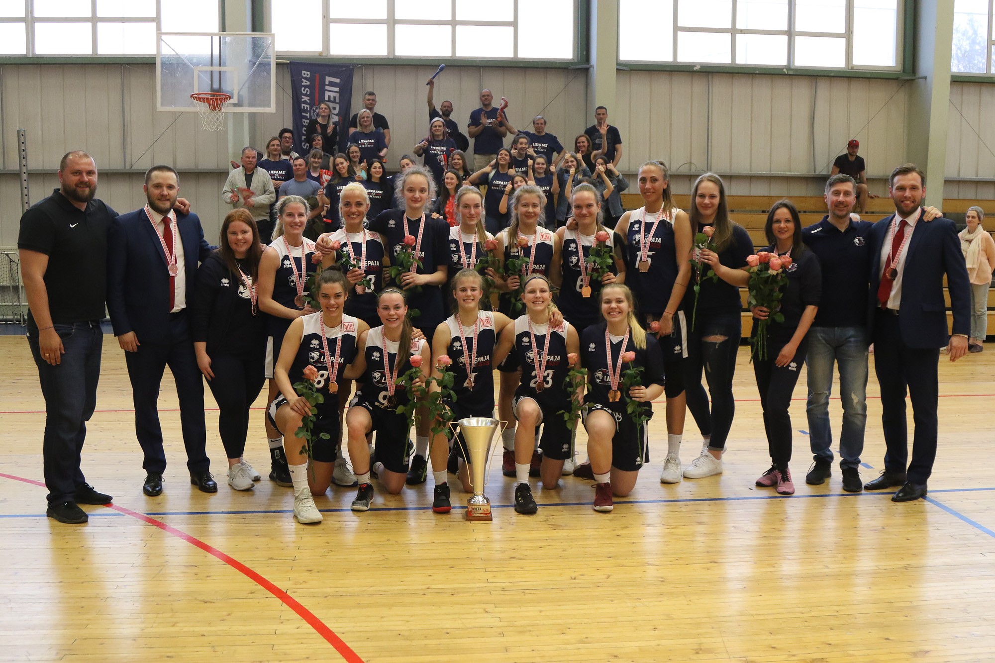 Jaunās spēlētājas izšauj, Liepāja pēc nesportiskās piezīmes paņem bronzu