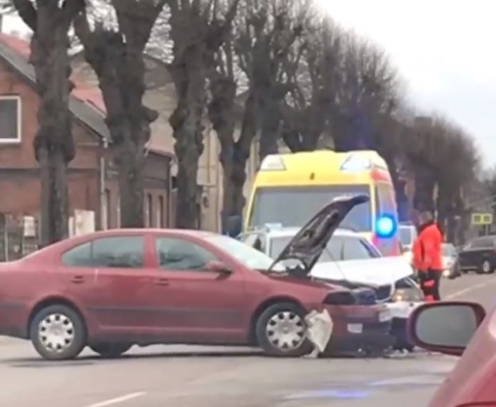  Nedod ceļu un cieš