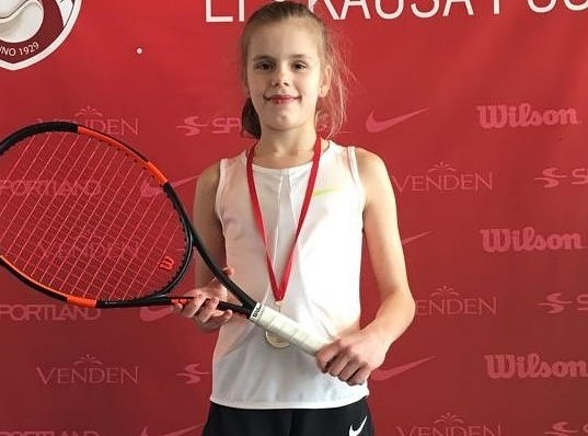 Liepājas Tenisa sporta skolas audzēkņi izcīna vairākas medaļas