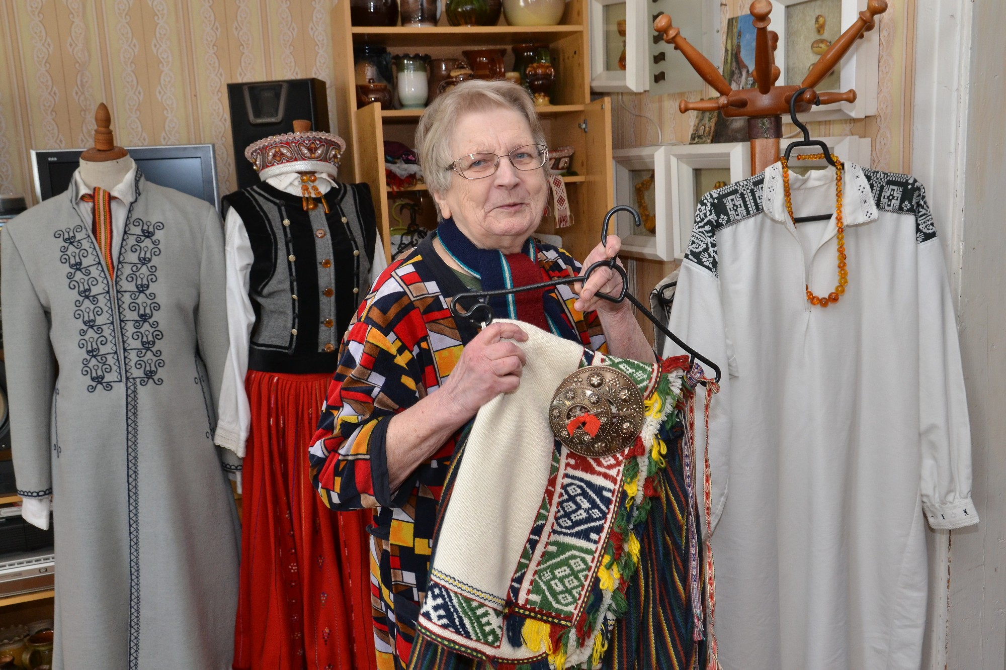 Mammas raksti un brunči mazajām dāmām