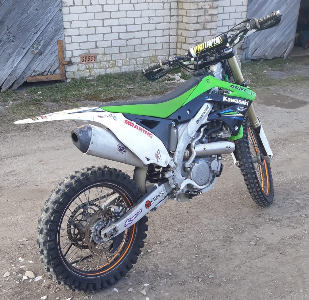 Nozog krosa motociklu