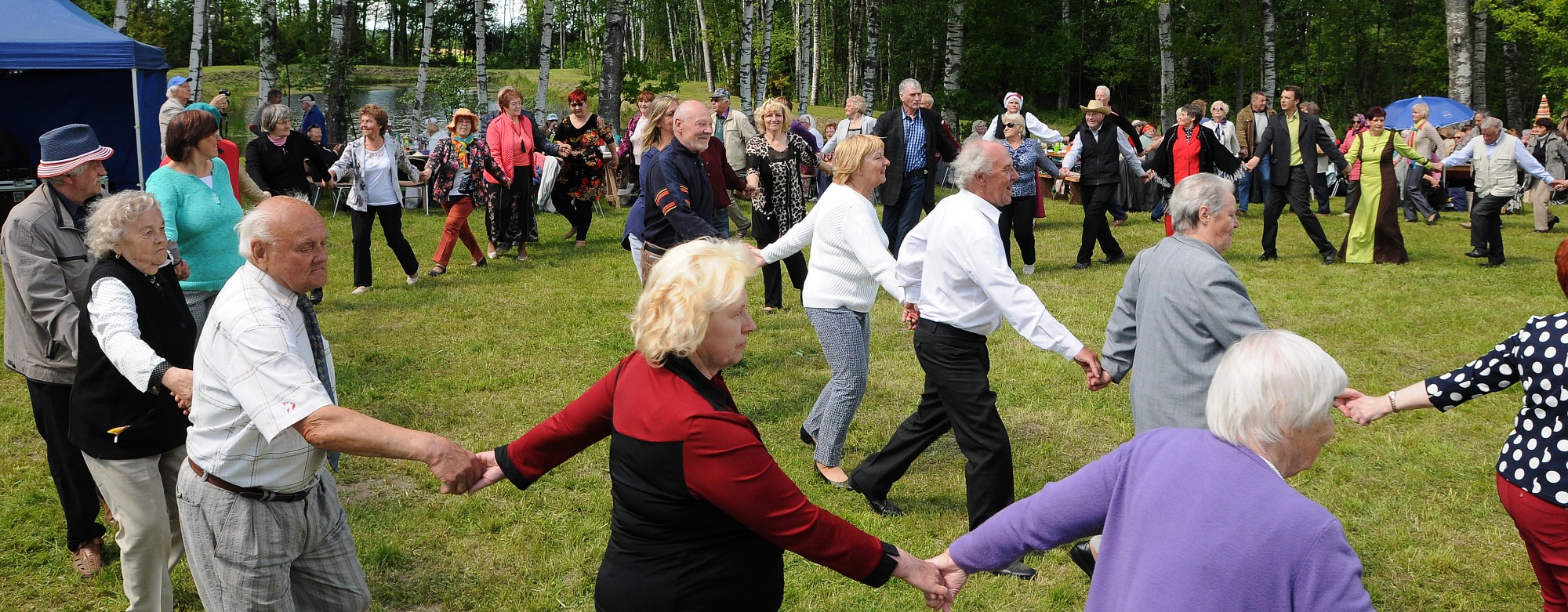 Seniori aicināti uz zaļumballi
