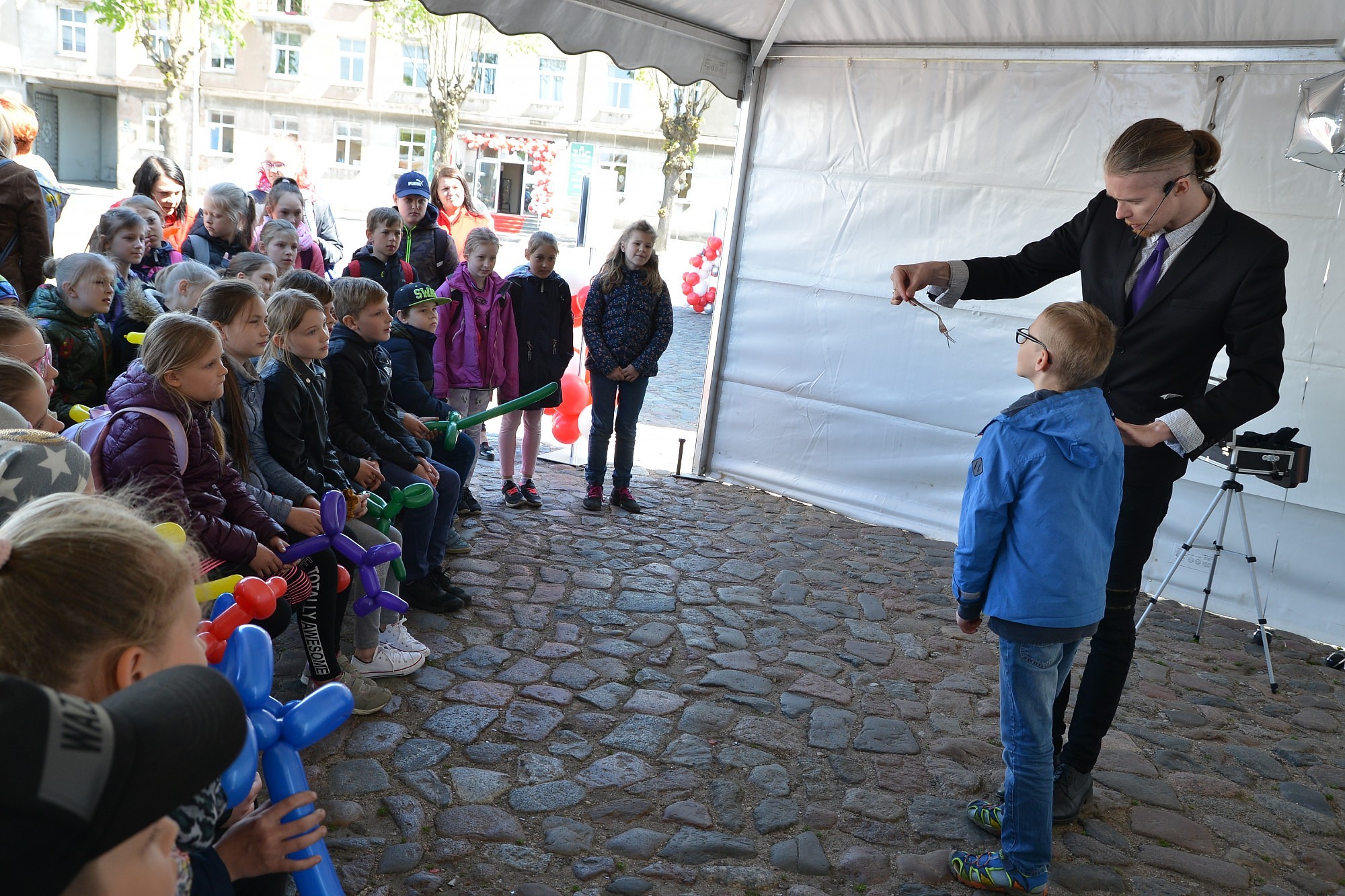 Skolēni iepazīst inženierzinātnes