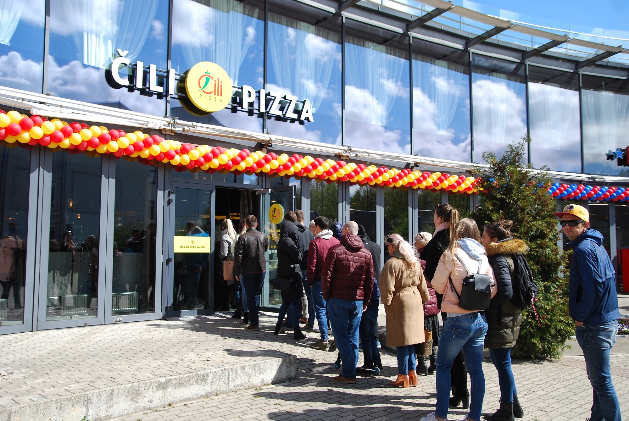 Papildināts – Atklāj ātrās ēdināšanas restorānu “Hesburger” un picēriju “Čili Pizza”