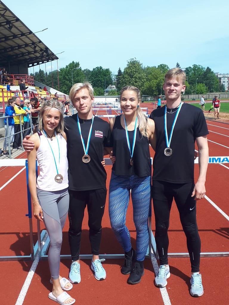 Trīs vieglatlēti izpilda Eiropas čempionātu normatīvus