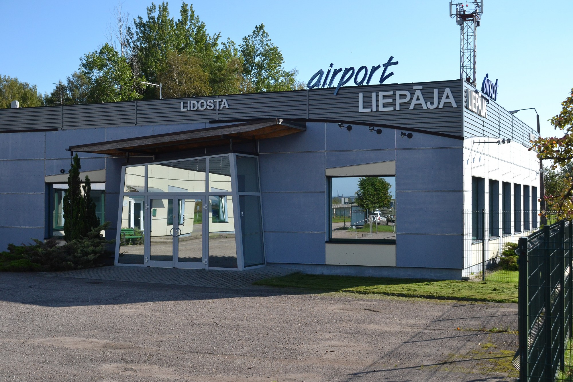 Liepājas lidostā iecerēts par diviem miljoniem būvēt jaunu pasažieru termināli