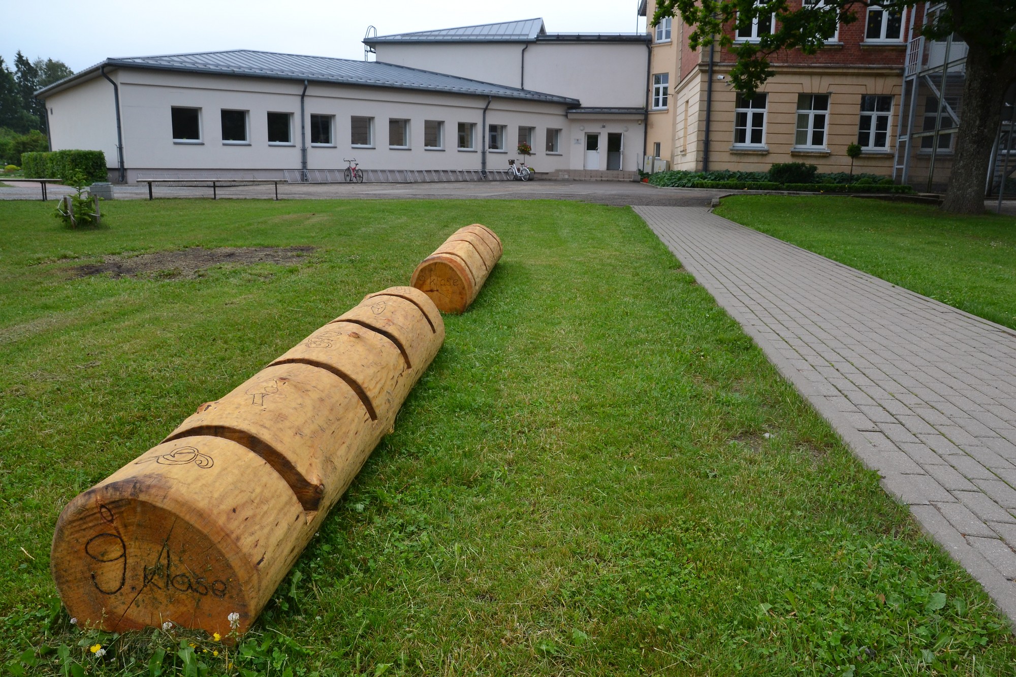 Pulksteņa vai albuma vietā