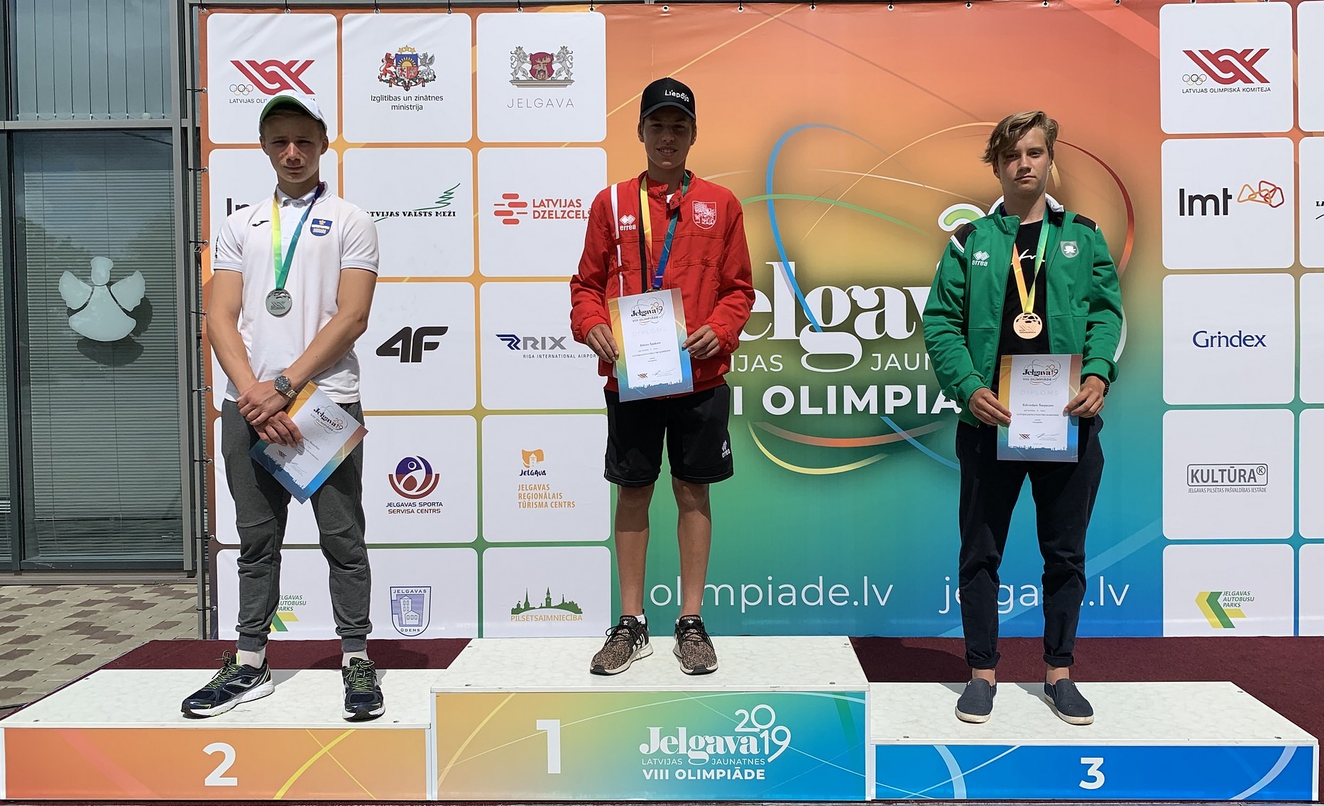 Liepājas tenisisti dominē Latvijas jaunatnes olimpiādē