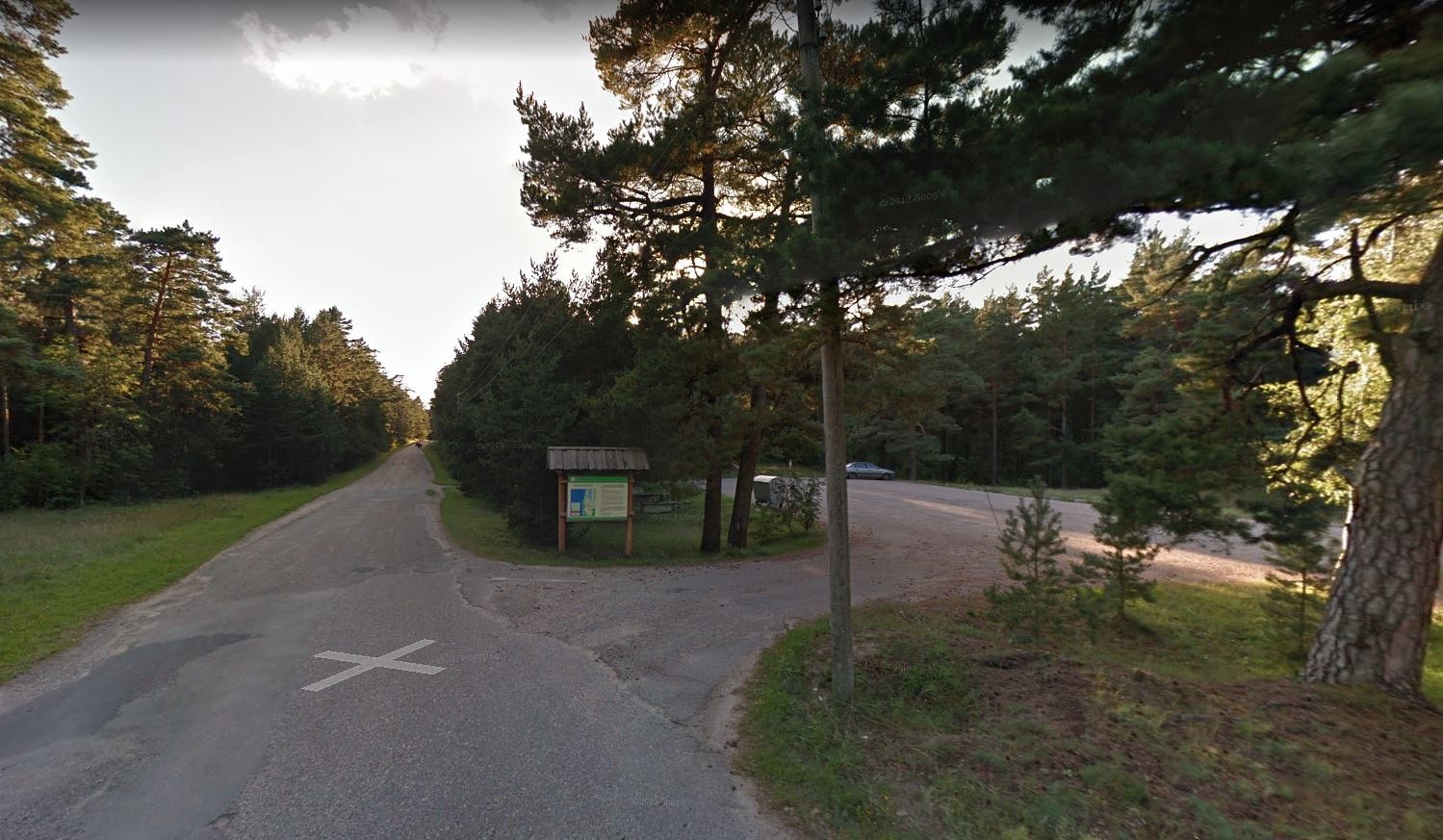 Sacensības Bernātos rada satiksmes haosu. Policija naski soda dalībniekus
