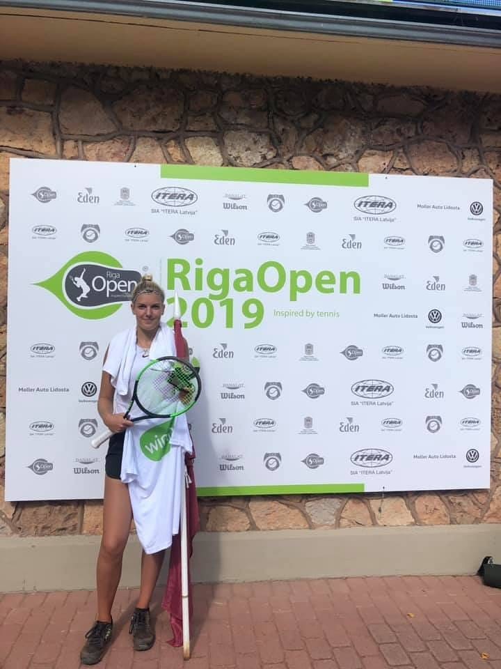 ITF jauniešu tenisa turnīrā Rīgā triumfē liepājnieces