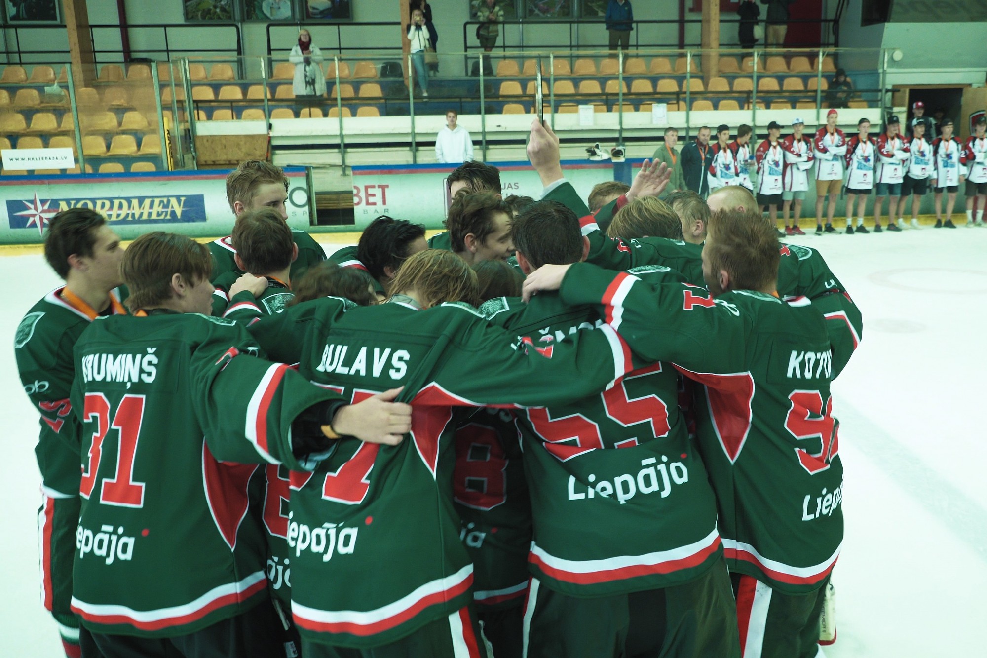 “Liepājas SSS” hokejisti izcīna uzvaru “Amber Puck” turnīra JAHL grupā