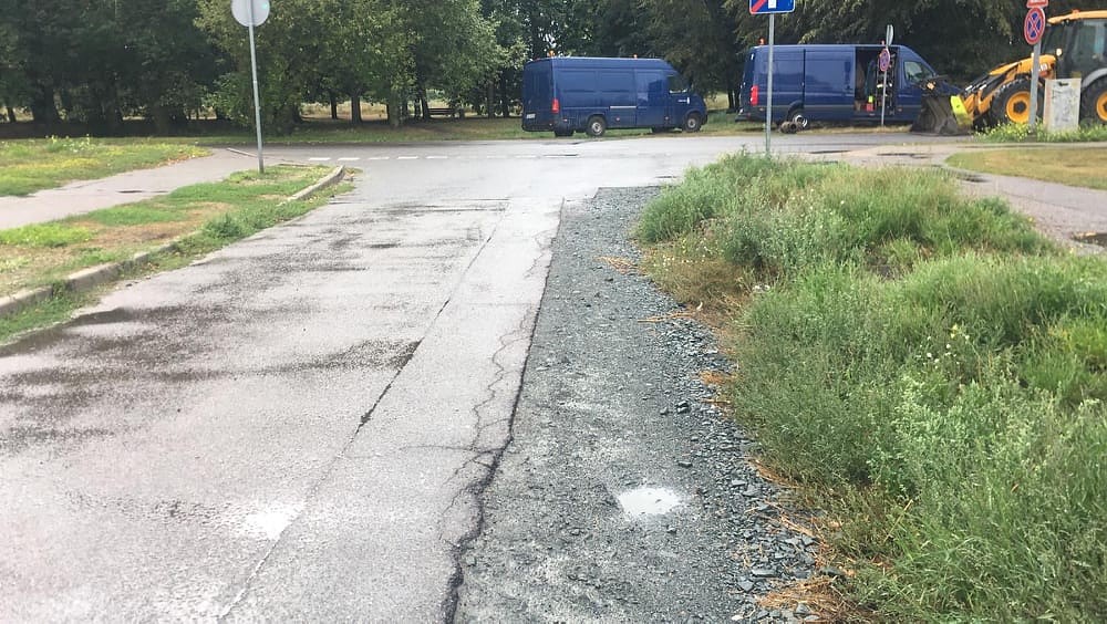 Sola sakārtot autovadītājiem neērto vietu Rojas ielā