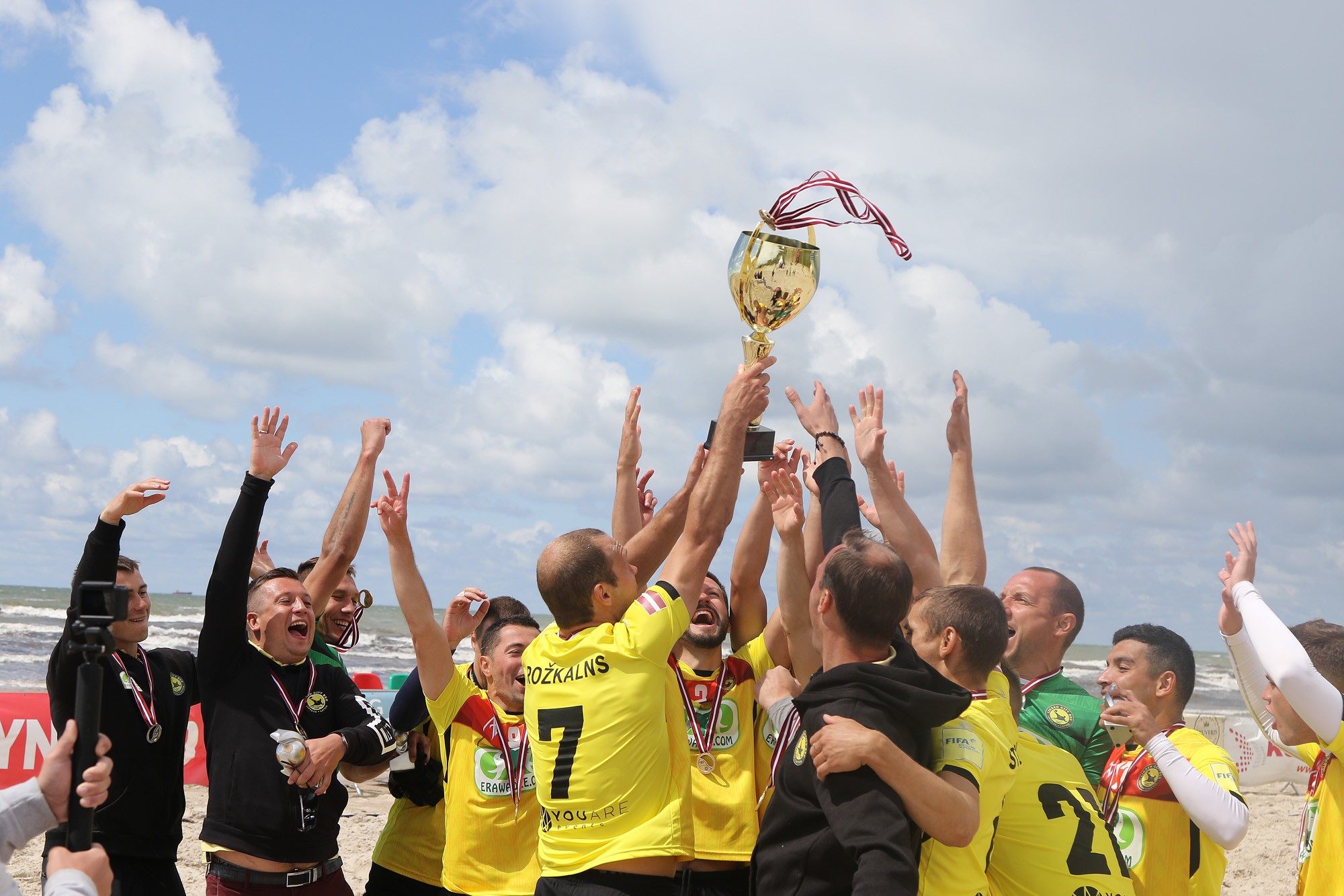 ”Linden City BSC” pludmales futbolisti otro gadu pēc kārtas triumfē Latvijas čempionātā un kausa izcīņā