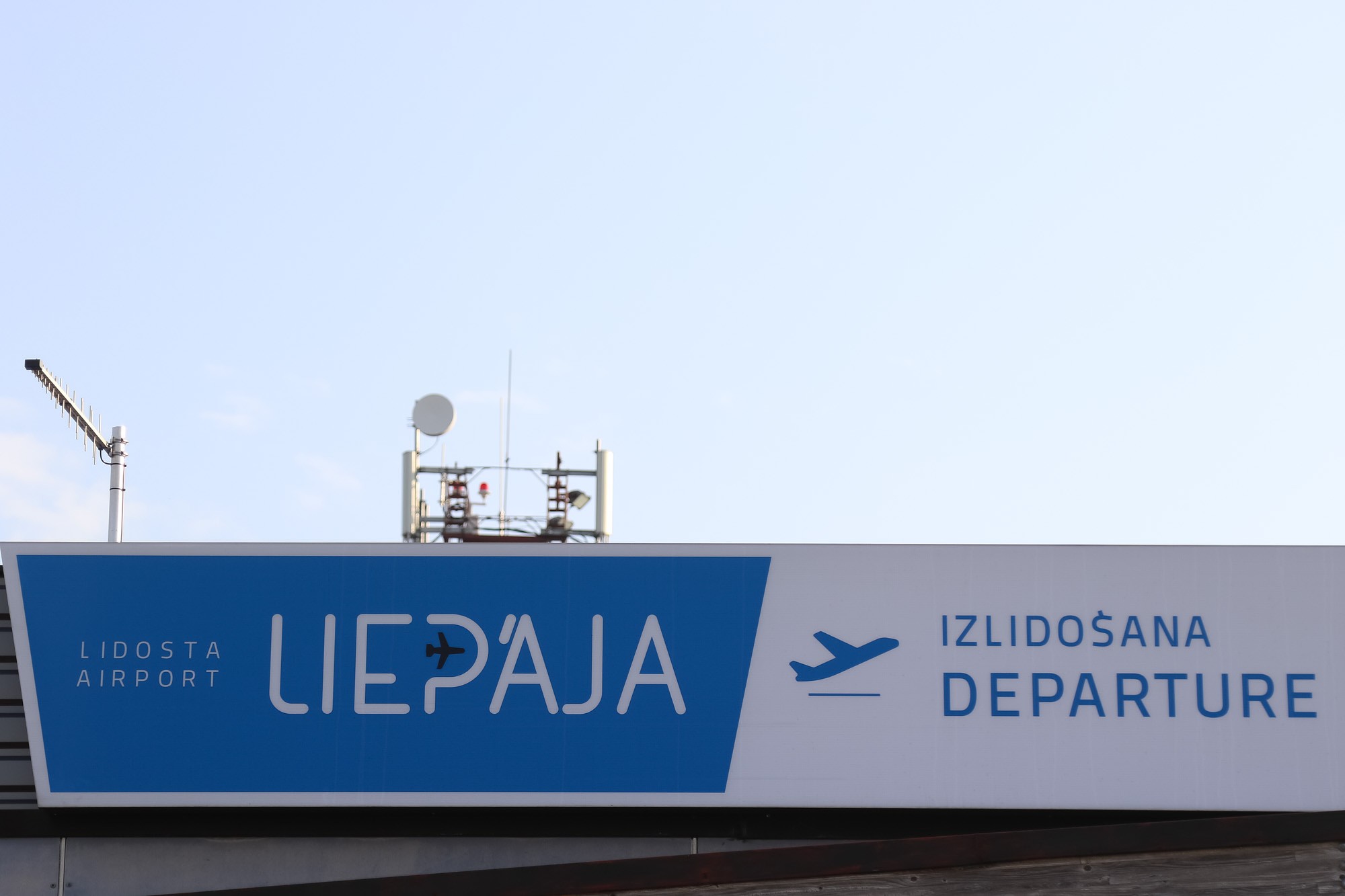 Iespēja uzpildīt aviācijas degvielu Liepājas lidostai piesaista klientus